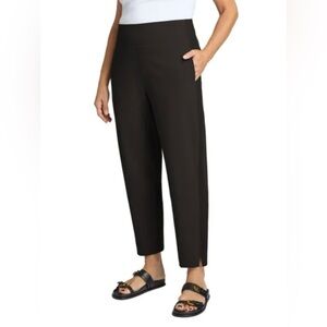 KIRKLAND Women's Black Ankle Pants